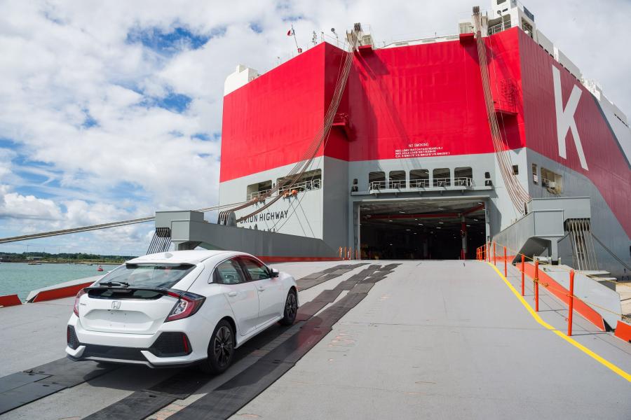  Honda Civic Sport Touring Hatchback (FK7) 2016 года  (NA) (фото 12 из 55)